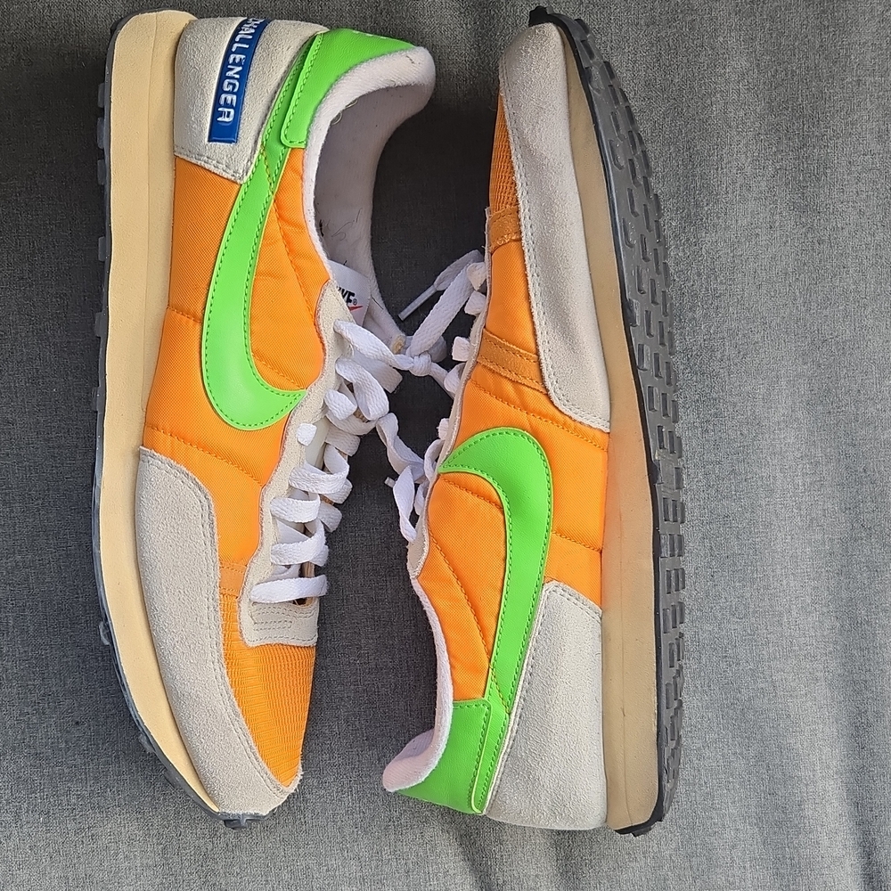 Nike Orange and Green Sneakers - Picture 5 of 9